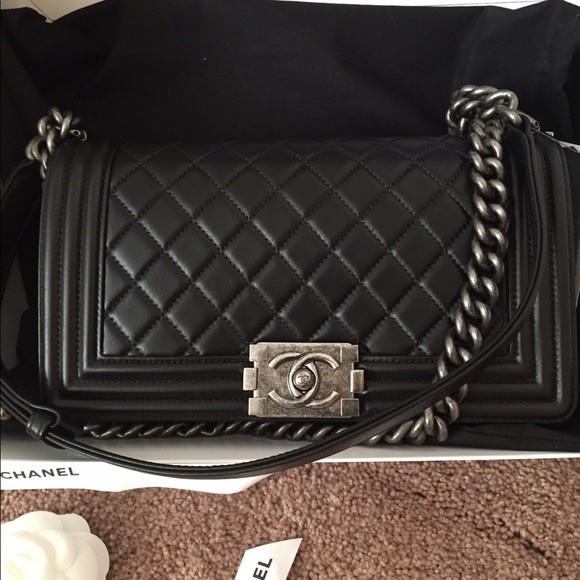 (SOLD) Chanel boy medium black lambskin - Picture 10 of 10